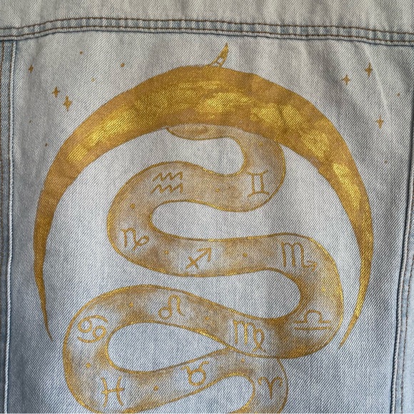 Hand Painted Light Wash Denim Jacket with Gold - Teen Large/Adult Small - Picture 6 of 9